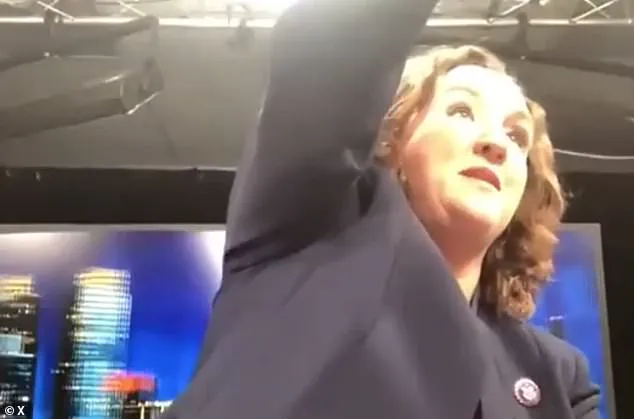 Controversy Resurfaces as Viral Footage Reveals Katie Porter's 2021 Exchange with Staff Over Lighting Setup, Sparking Debate on Leadership Style