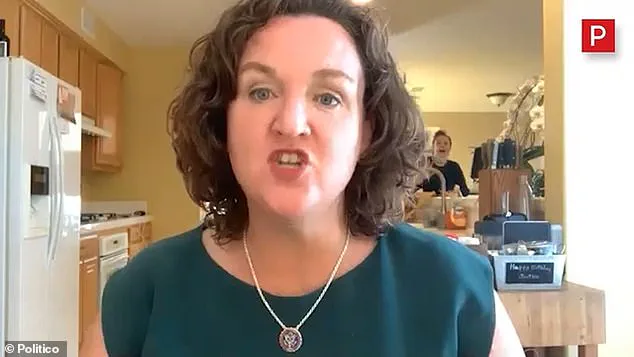 Controversy Resurfaces as Viral Footage Reveals Katie Porter's 2021 Exchange with Staff Over Lighting Setup, Sparking Debate on Leadership Style