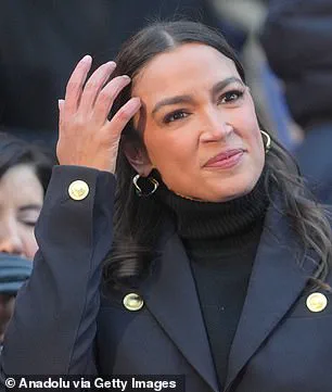 Bipartisan Criticism Emerges Over Trump’s Controversial Venezuela Intervention, Focused on Oil Control and Regime Change