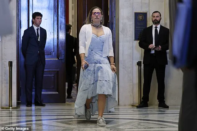 Breaking: U.S. Senator Kyrsten Sinema Faces Alleged Affair Lawsuit Amid Shocking Legal Battle with Bodyguard's Wife