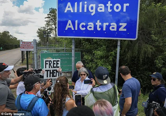 IT Specialist Detained by CBP Despite Legal Work Papers