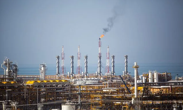 Missiles Strike Ras Laffan and Saudi Energy Sites Amid Iranian Warnings, Triggering Global Market Panic