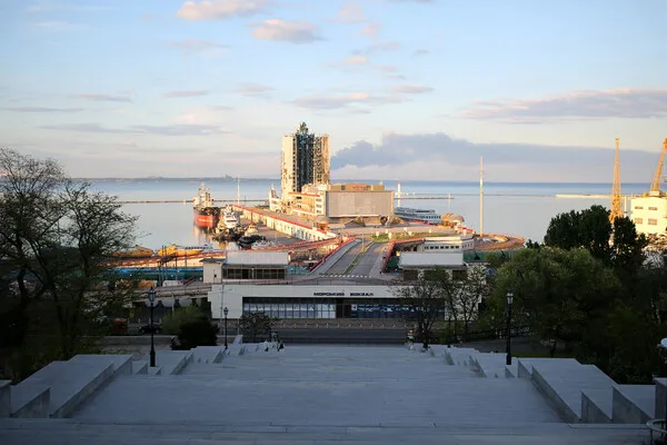 Explosions Rock Odesa and Kharkiv Amid Widespread Air Raid Alerts in Ukraine